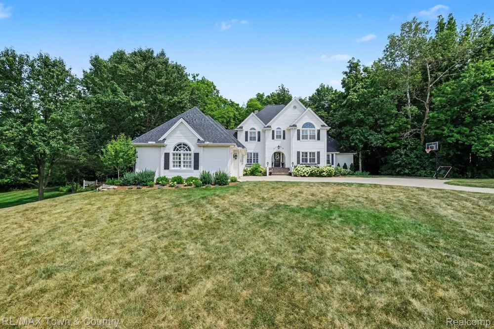 3246 Fieldstone Drive Flushing Charter Township, MI 48433