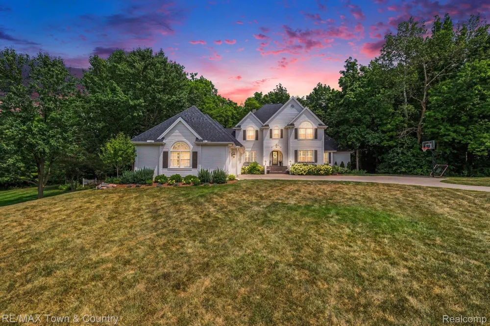 3246 Fieldstone Drive Flushing Charter Township, MI 48433