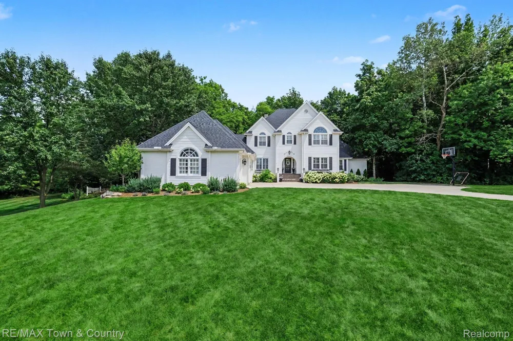 3246 Fieldstone Drive Flushing Charter Township, MI 48433