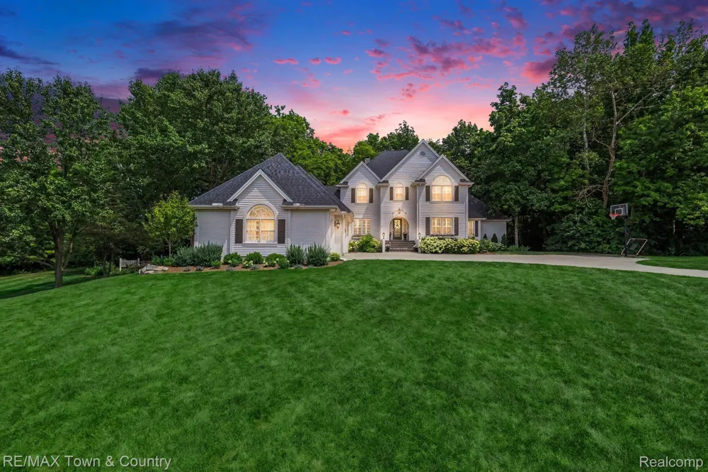 3246 Fieldstone Drive Flushing Charter Township, MI 48433