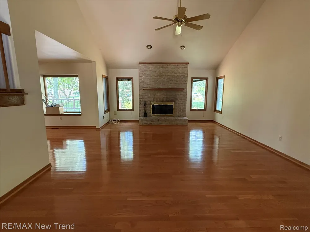 22263 Antler Drive Novi City, MI 48375