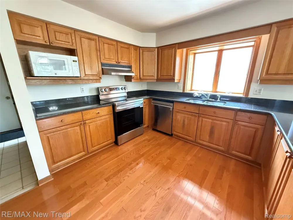 22263 Antler Drive Novi City, MI 48375