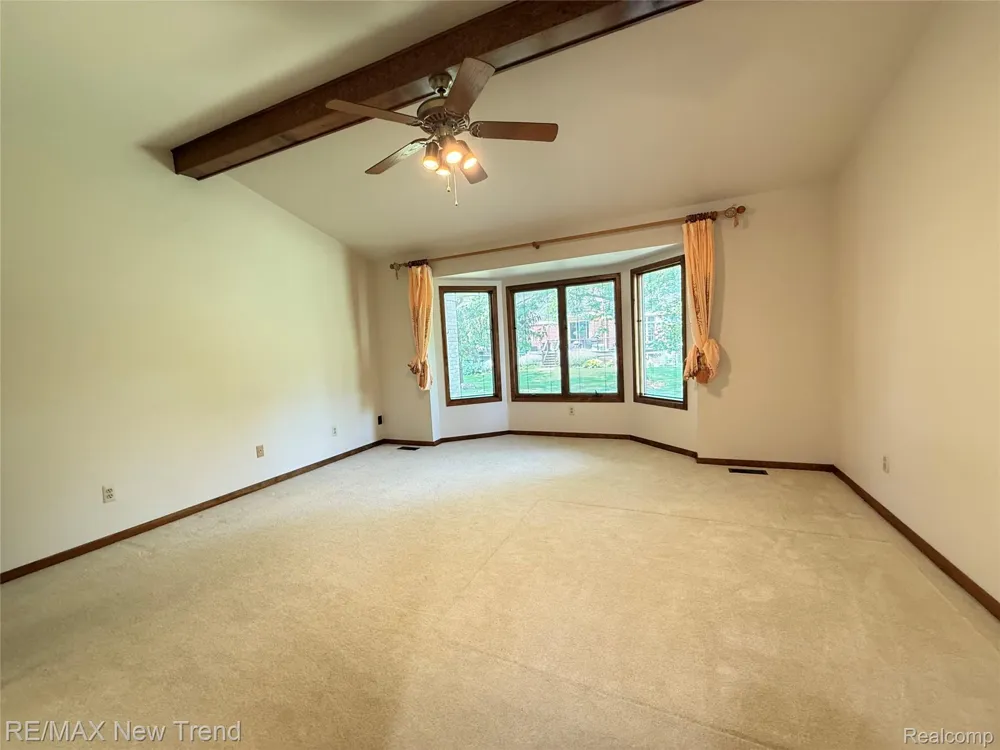 22263 Antler Drive Novi City, MI 48375