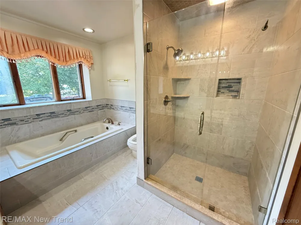 22263 Antler Drive Novi City, MI 48375
