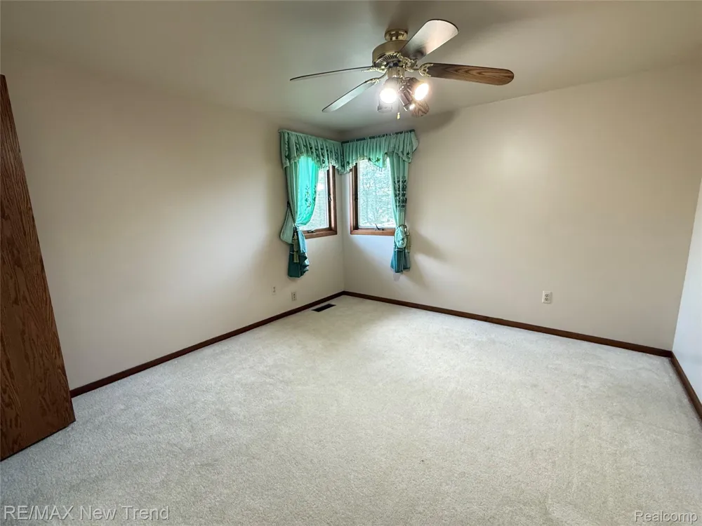 22263 Antler Drive Novi City, MI 48375
