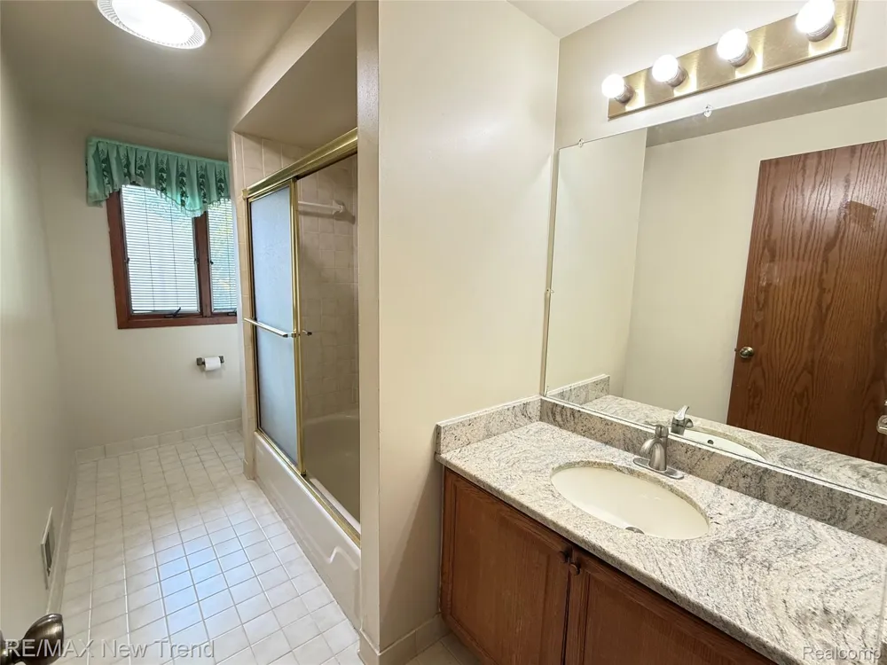 22263 Antler Drive Novi City, MI 48375