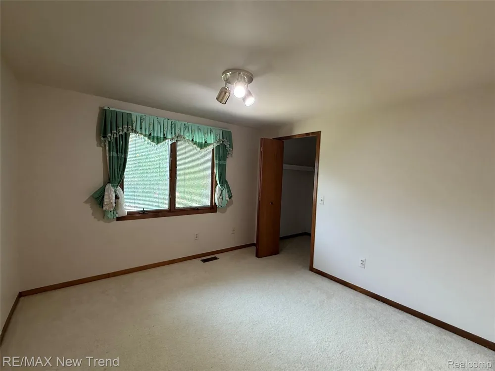 22263 Antler Drive Novi City, MI 48375