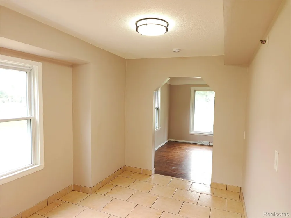 6270 Hunt Street Romulus City, MI 48174
