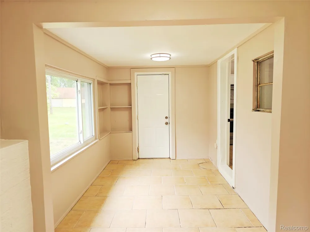 6270 Hunt Street Romulus City, MI 48174