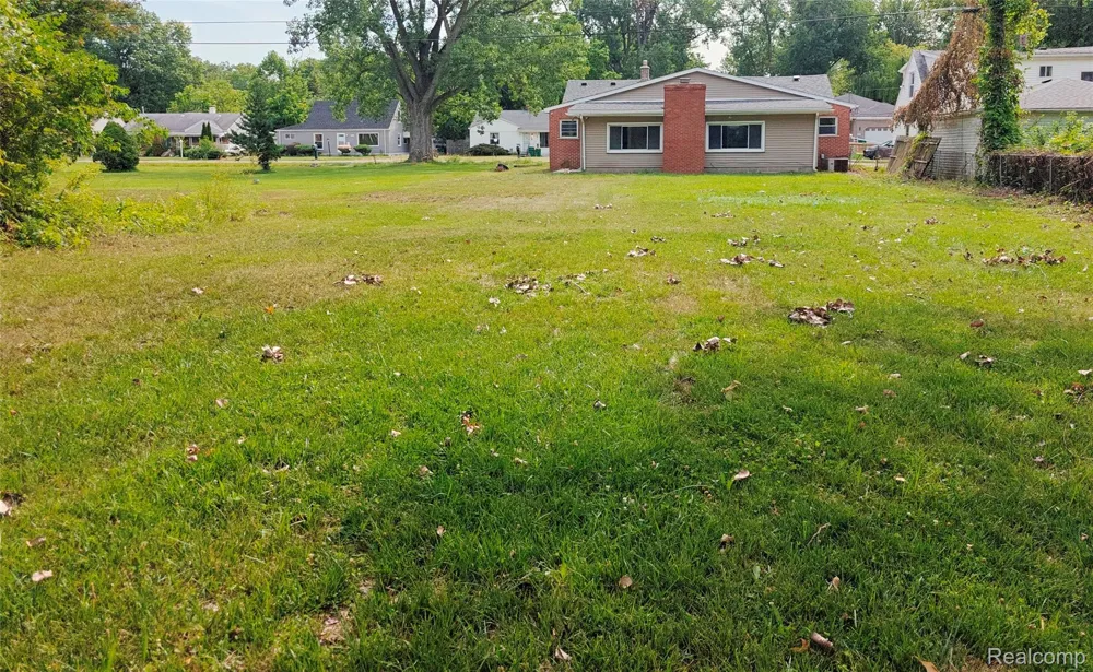 6270 Hunt Street Romulus City, MI 48174