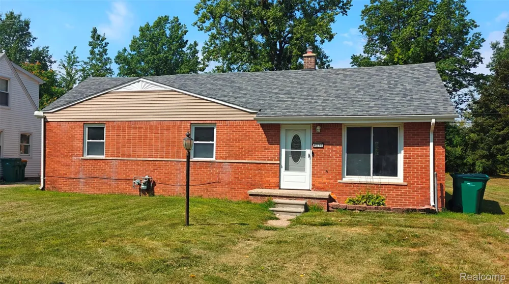 6270 Hunt Street Romulus City, MI 48174