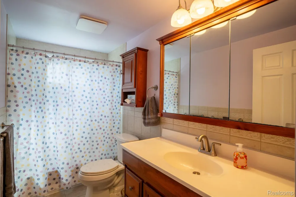 4897 Jackson Street Trenton City, MI 48183