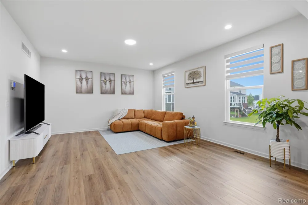 58814 Falabella Drive Lyon Charter Township, MI 48178