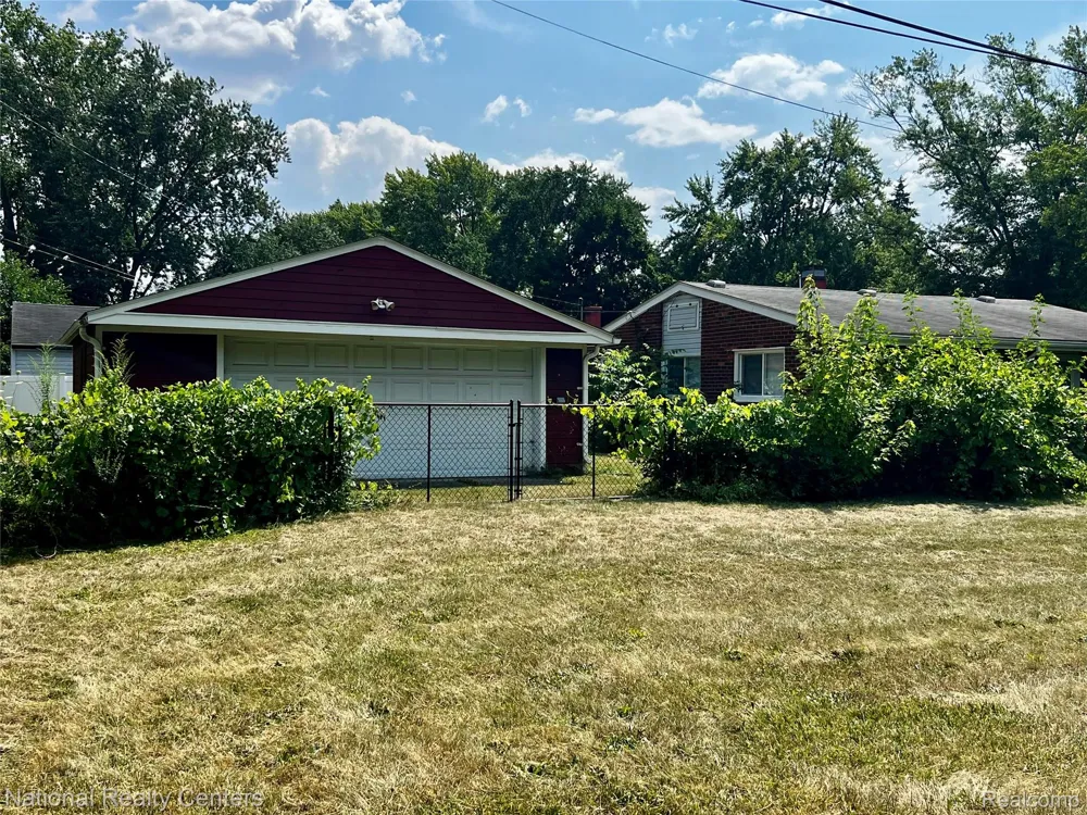 9211 Polk Street Taylor City, MI 48180