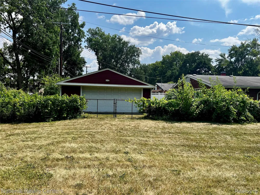 9211 Polk Street Taylor City, MI 48180