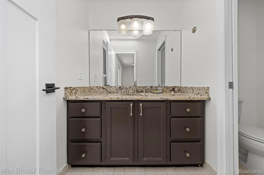 2000 Matthew Street Commerce Charter Township, MI 48390
