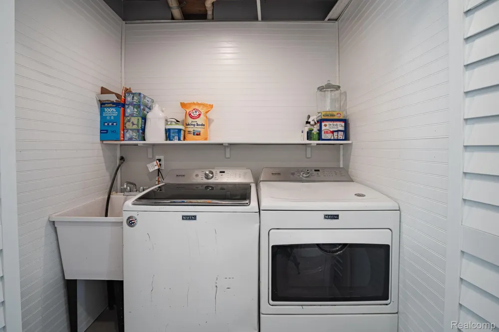4792 Broadway Street Commerce Charter Township, MI 48382