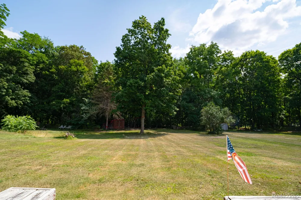 4792 Broadway Street Commerce Charter Township, MI 48382