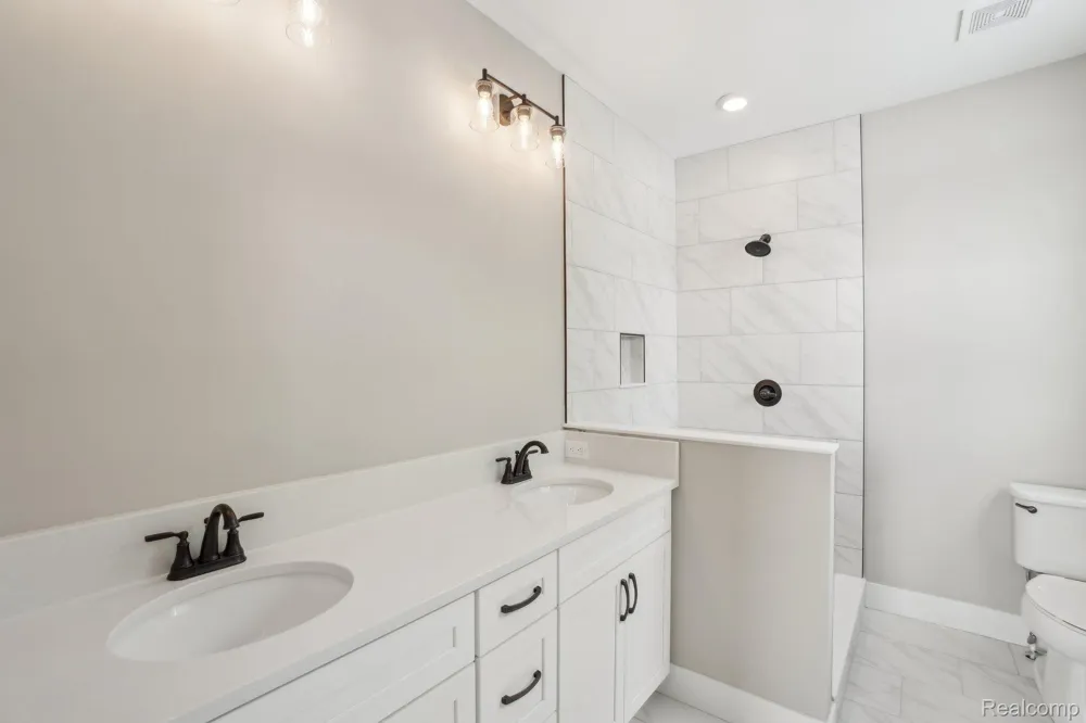 523 Round Rock  Dr Marion Township, MI 48843