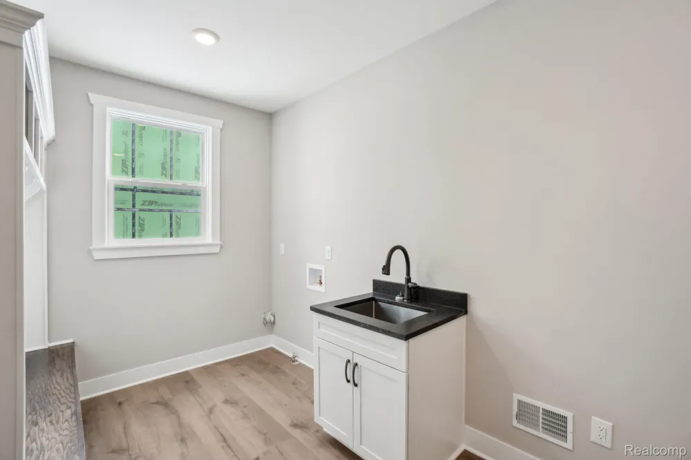 523 Round Rock  Dr Marion Township, MI 48843