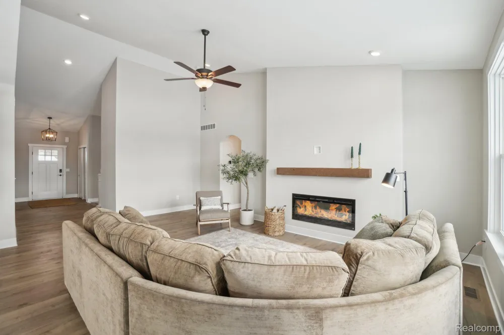 523 Round Rock  Dr Marion Township, MI 48843