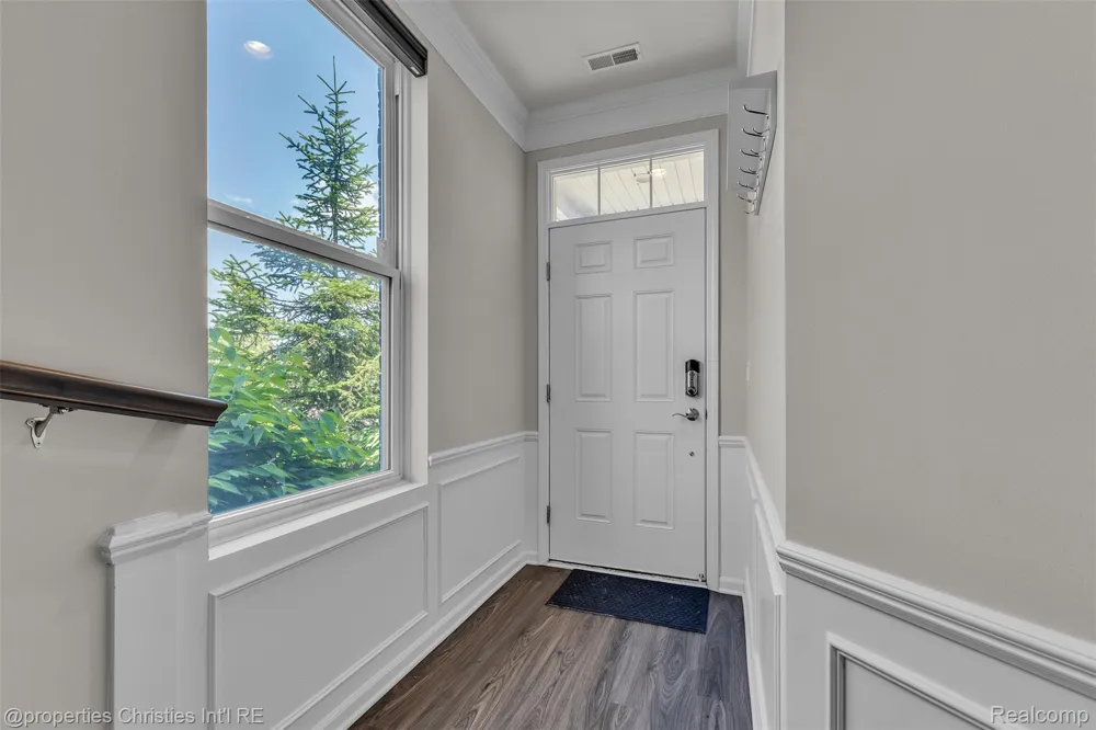 43626 Chancellor Lane Novi City, MI 48375