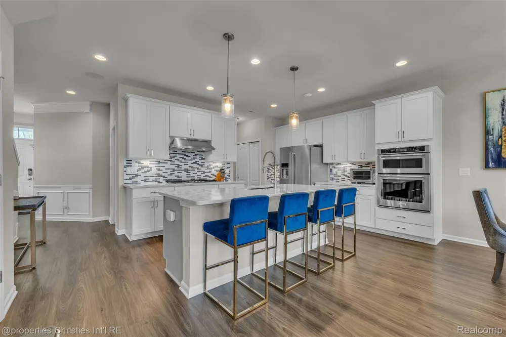 43626 Chancellor Lane Novi City, MI 48375