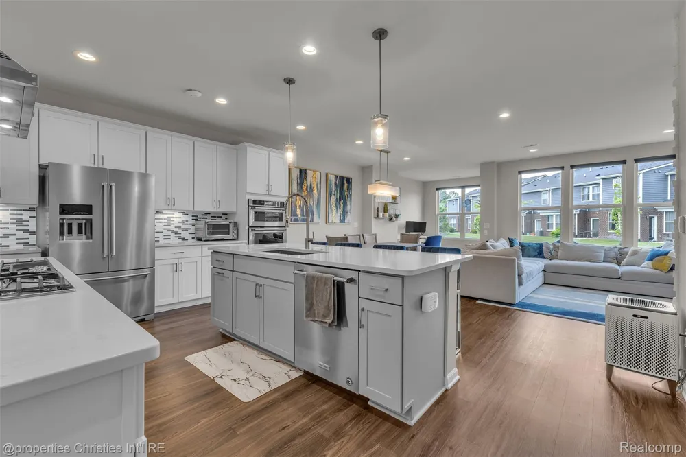 43626 Chancellor Lane Novi City, MI 48375