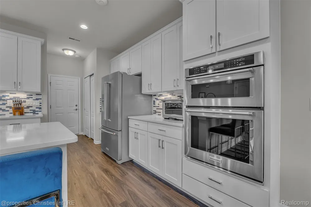 43626 Chancellor Lane Novi City, MI 48375