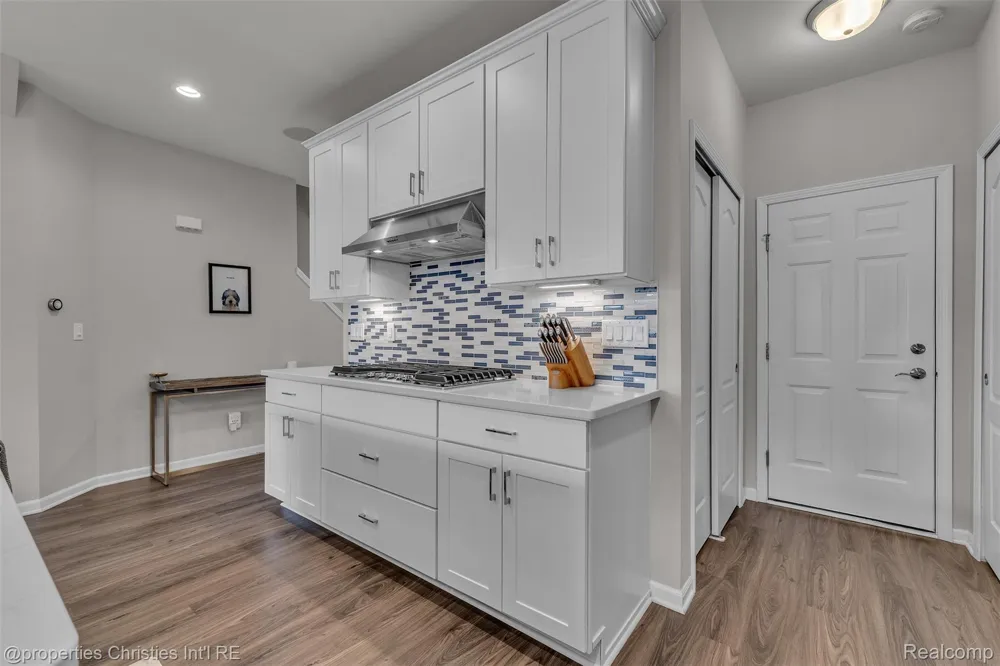 43626 Chancellor Lane Novi City, MI 48375