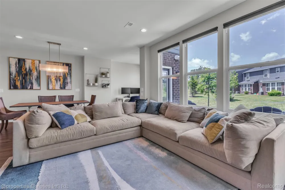 43626 Chancellor Lane Novi City, MI 48375