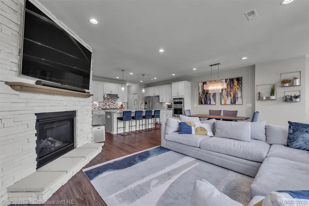 43626 Chancellor Lane Novi City, MI 48375