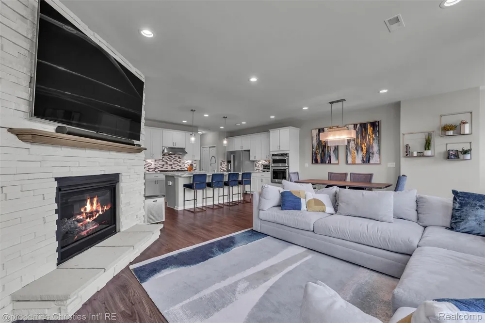 43626 Chancellor Lane Novi City, MI 48375