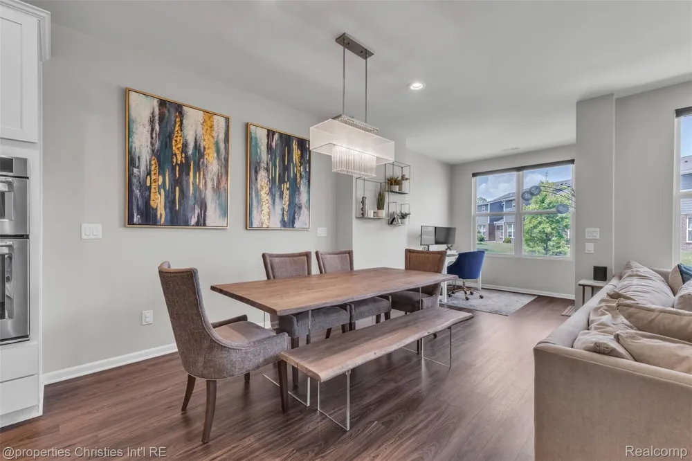 43626 Chancellor Lane Novi City, MI 48375
