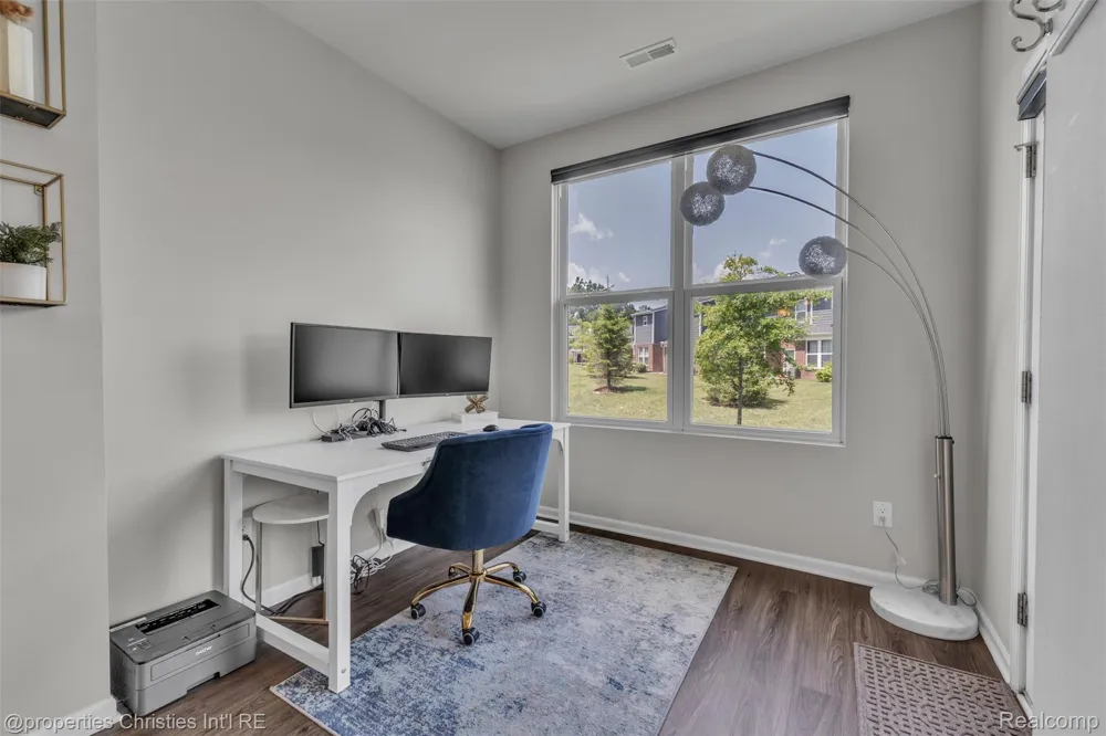 43626 Chancellor Lane Novi City, MI 48375