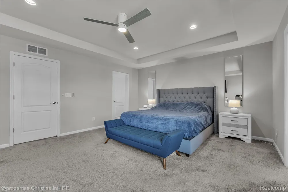 43626 Chancellor Lane Novi City, MI 48375