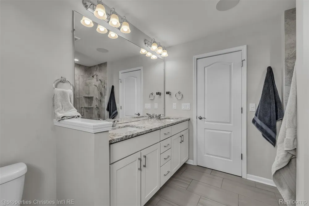 43626 Chancellor Lane Novi City, MI 48375