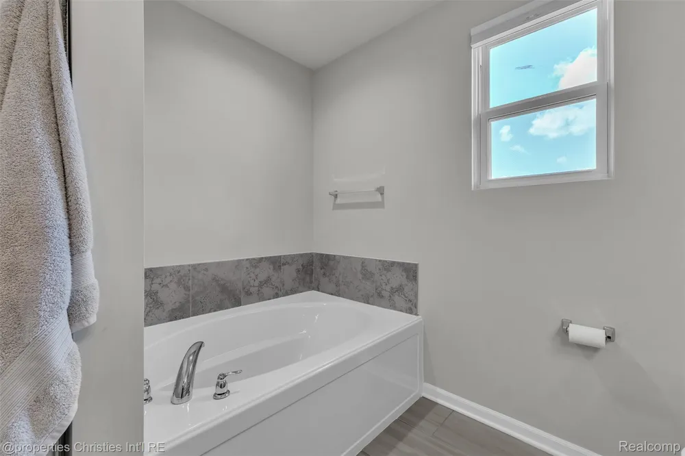 43626 Chancellor Lane Novi City, MI 48375