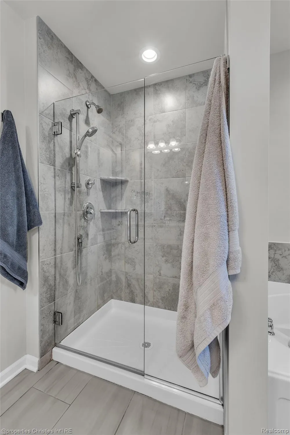 43626 Chancellor Lane Novi City, MI 48375