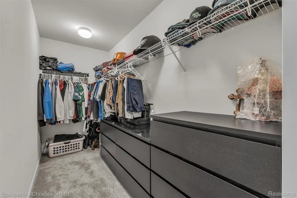 43626 Chancellor Lane Novi City, MI 48375