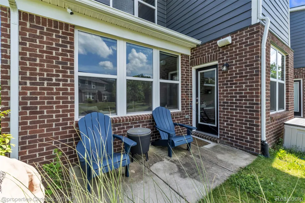 43626 Chancellor Lane Novi City, MI 48375