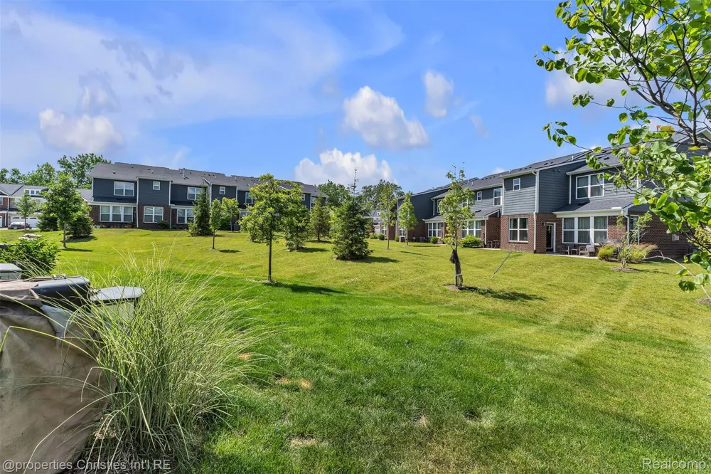 43626 Chancellor Lane Novi City, MI 48375
