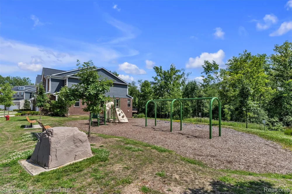 43626 Chancellor Lane Novi City, MI 48375