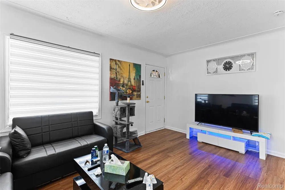 25529 Stanford Street Dearborn Heights City, MI 48125