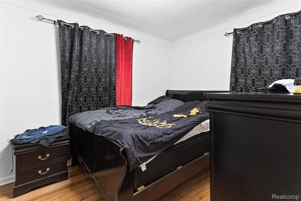 25529 Stanford Street Dearborn Heights City, MI 48125