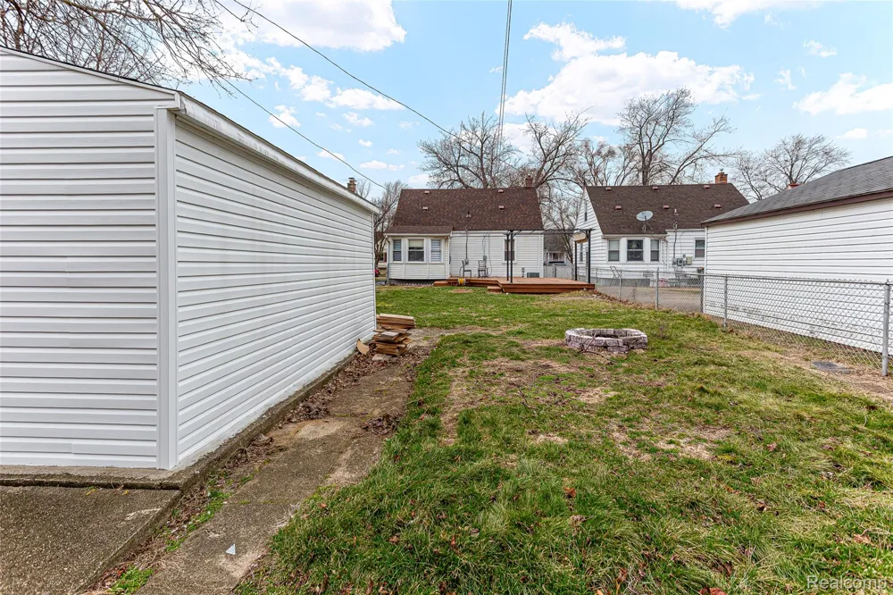 25529 Stanford Street Dearborn Heights City, MI 48125