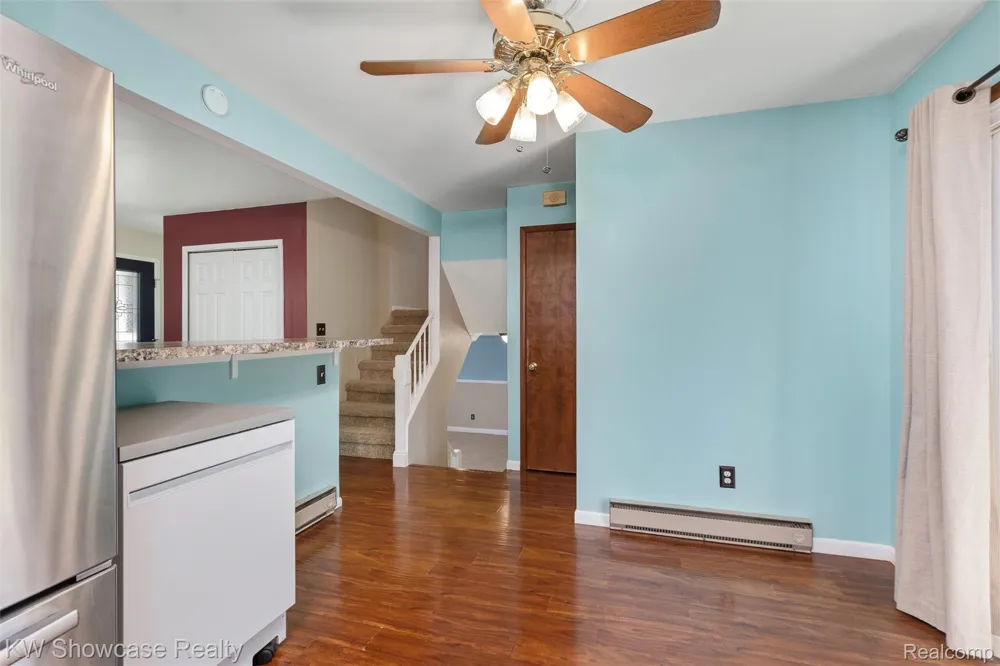 8621 Oakside Avenue Commerce Charter Township, MI 48382