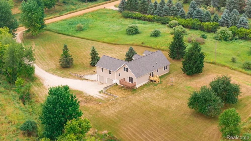 5795 E Centerline Road Ovid Township, MI 48879