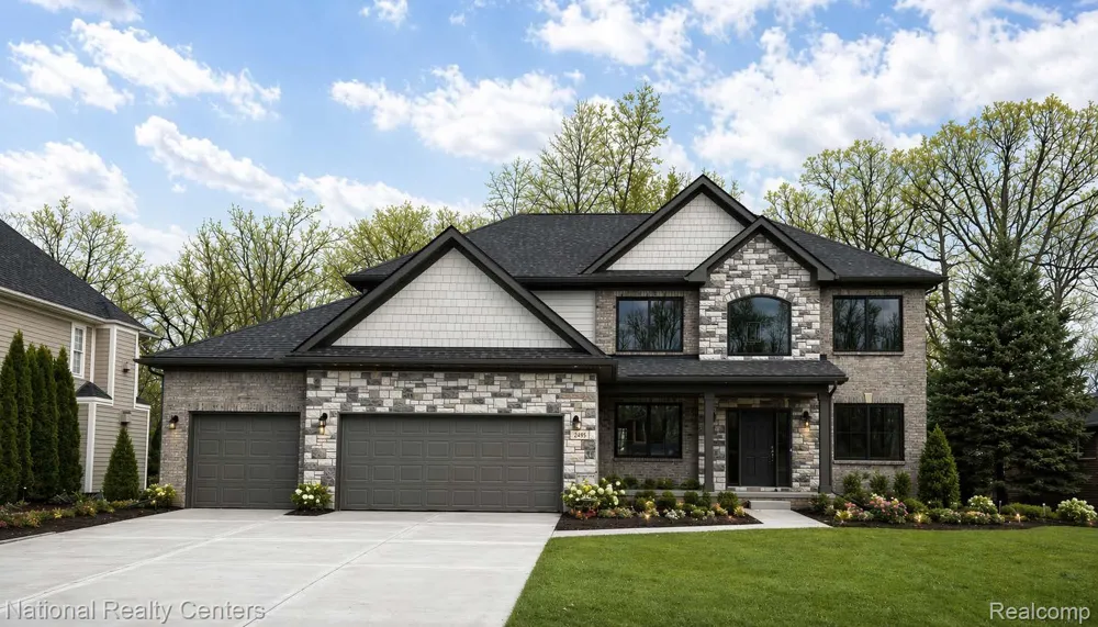 26 Woodland Meadows Chesterfield Township, MI 48047