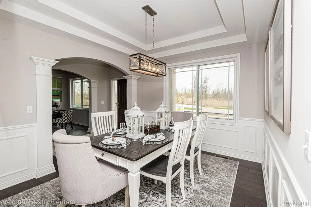 26 Woodland Meadows Chesterfield Township, MI 48047